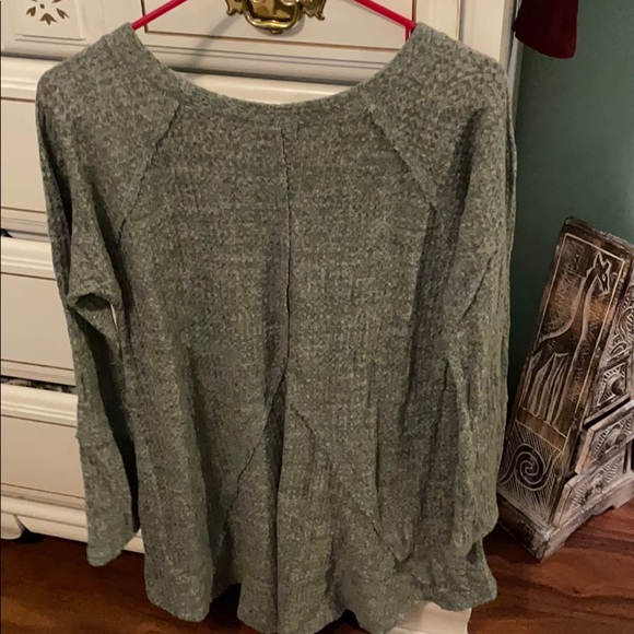 Green long sleeved tunic - Picture 3 of 3